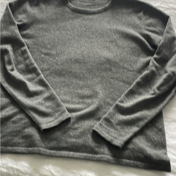Grey cashmere crewneck sweater. Size medium - Picture 5 of 6